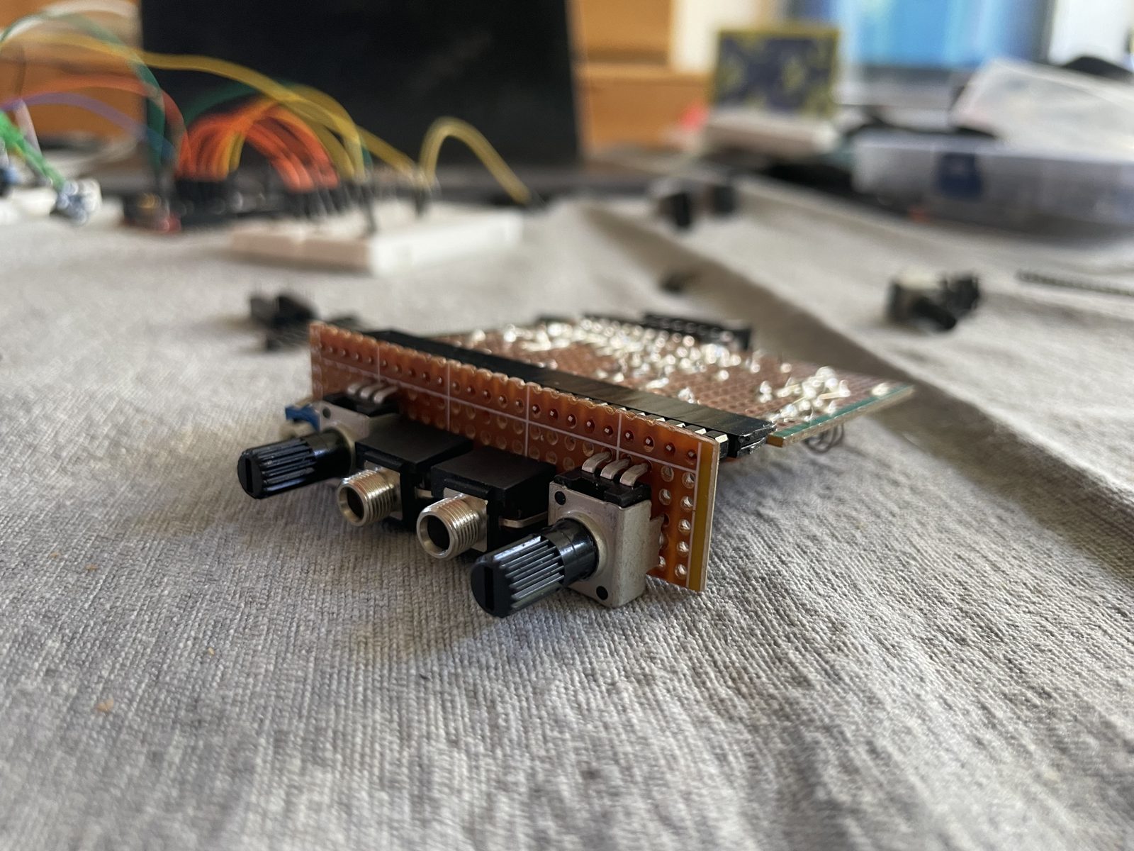 Discrete 8-bit DAC